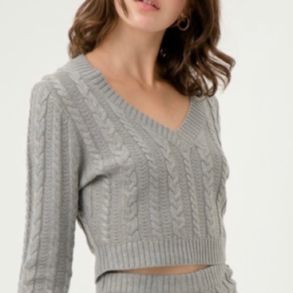 V-neck Crop Top Sweater - Picture 1 of 4
